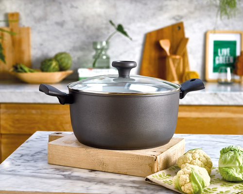 Casserole Dishes & Stock Pots
