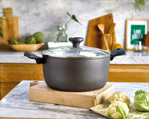 Saucepans, Casserole Dishes & Stock Pots