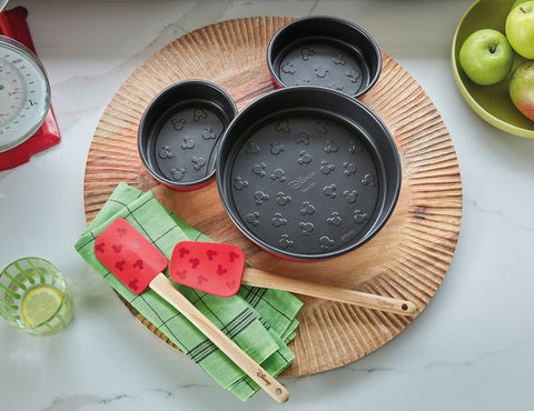 Making it Easy with Fun and Functional Bakeware