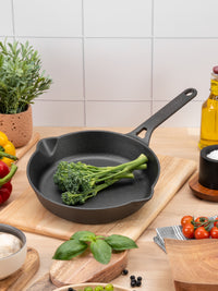Cast Iron: Frying Pan - 22cm