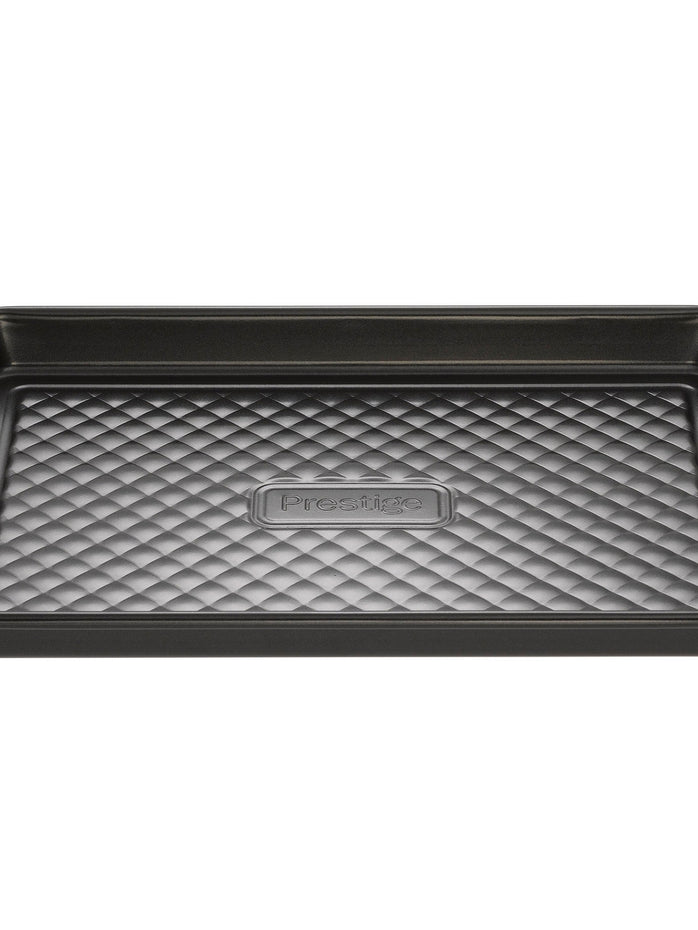 The small non stick oven tray from Prestige's Inspire range makes the perfect swiss roll tin!