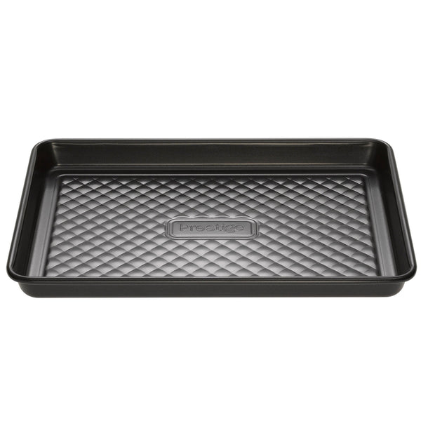 The small non stick oven tray from Prestige's Inspire range makes the perfect swiss roll tin!